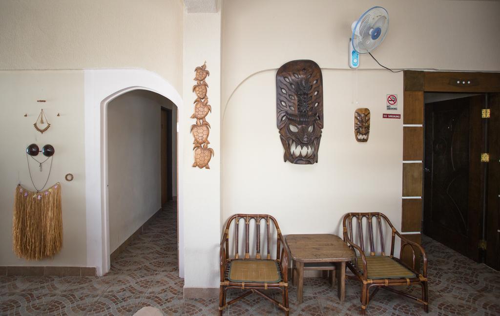 G.T. Guest House Garapan Exterior foto